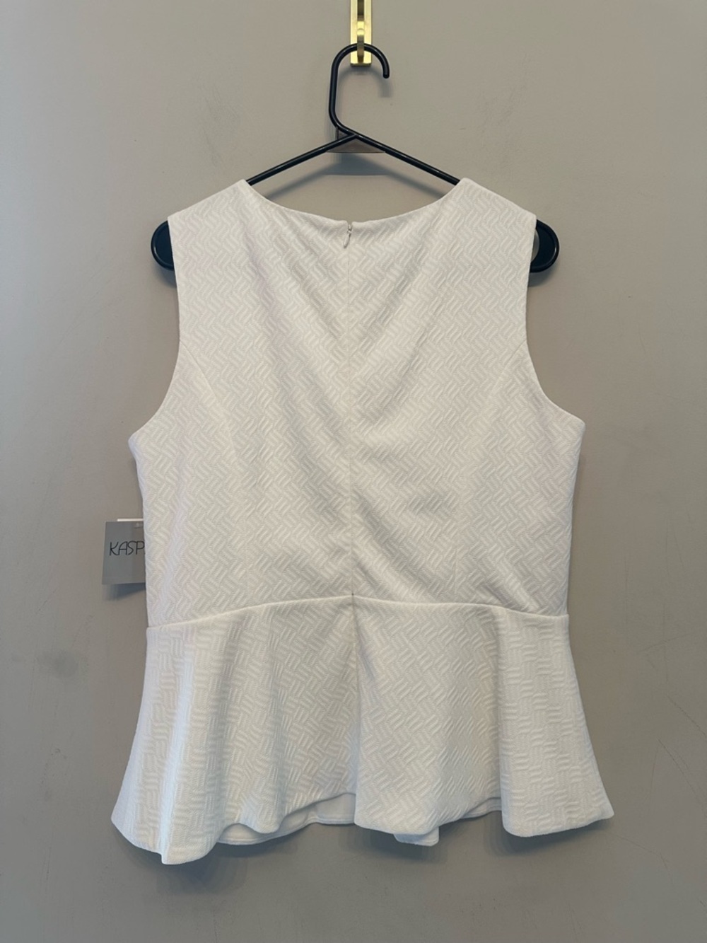 NWT Kasper White Textured Peplum Shell Top Size 12 - Picture 4 of 4